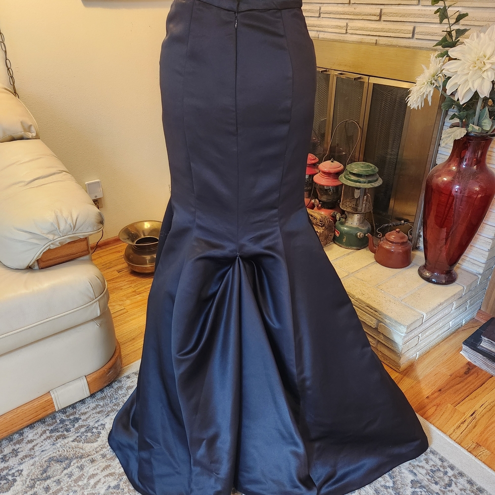 STUNNING Morilee Paparazzi Two-Piece Mermaid Gown – Navy – Size 4 - Picture 8 of 16